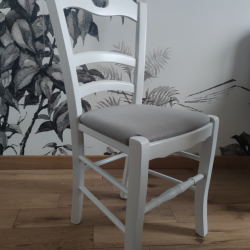 Chaise anciennement en paille