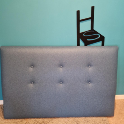 T�te de lit boutonn�e